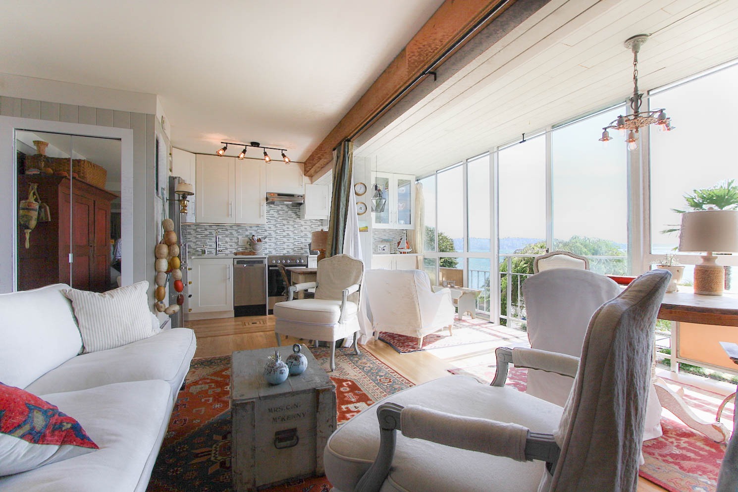 ocean view dundarave west vancouver furnished studio apartment rental