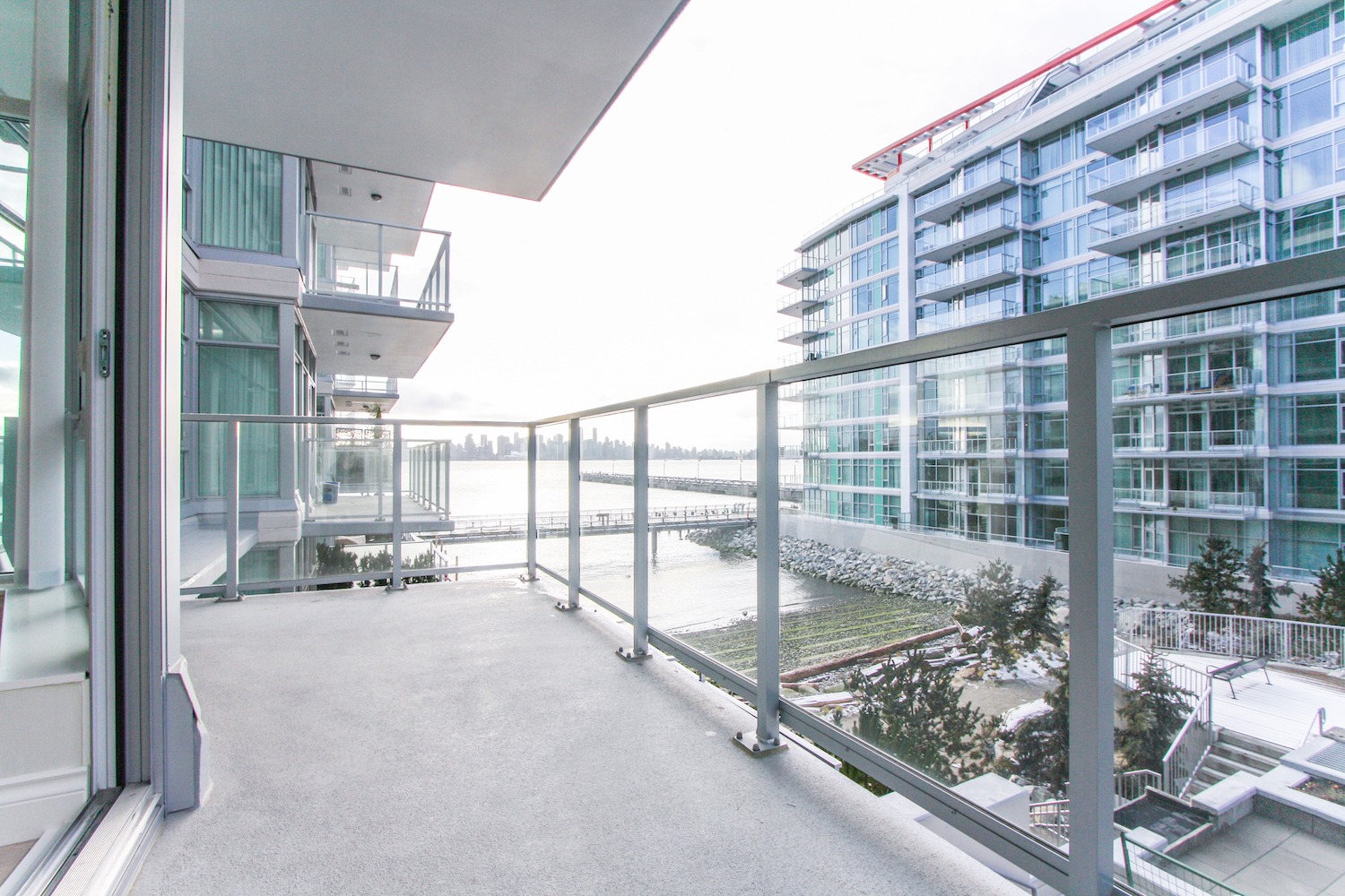 waterfront condo rental lower lonsdale north vancouver