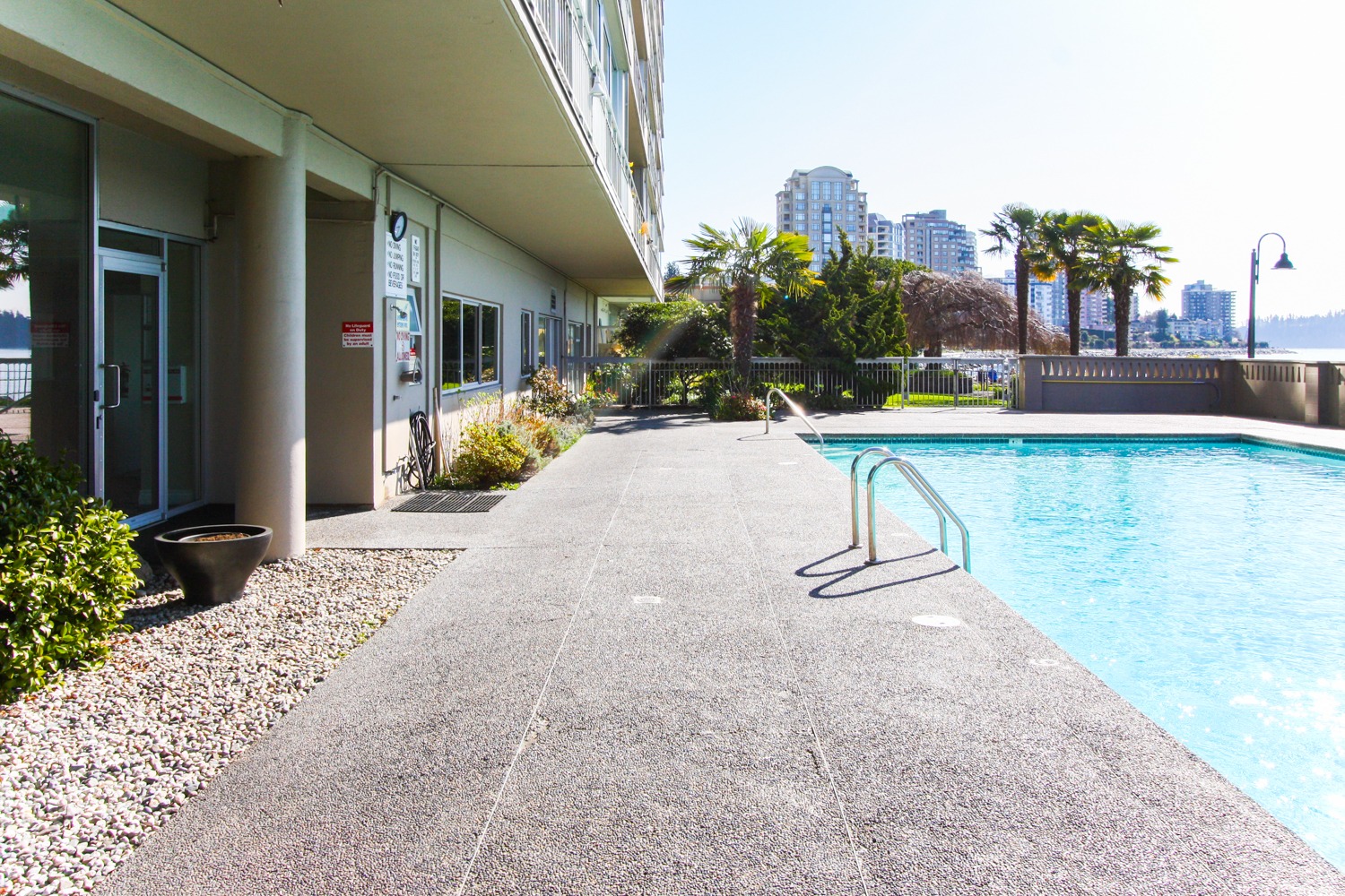 west-vancouver-waterfront-condo-Seastrand-dundarave-16