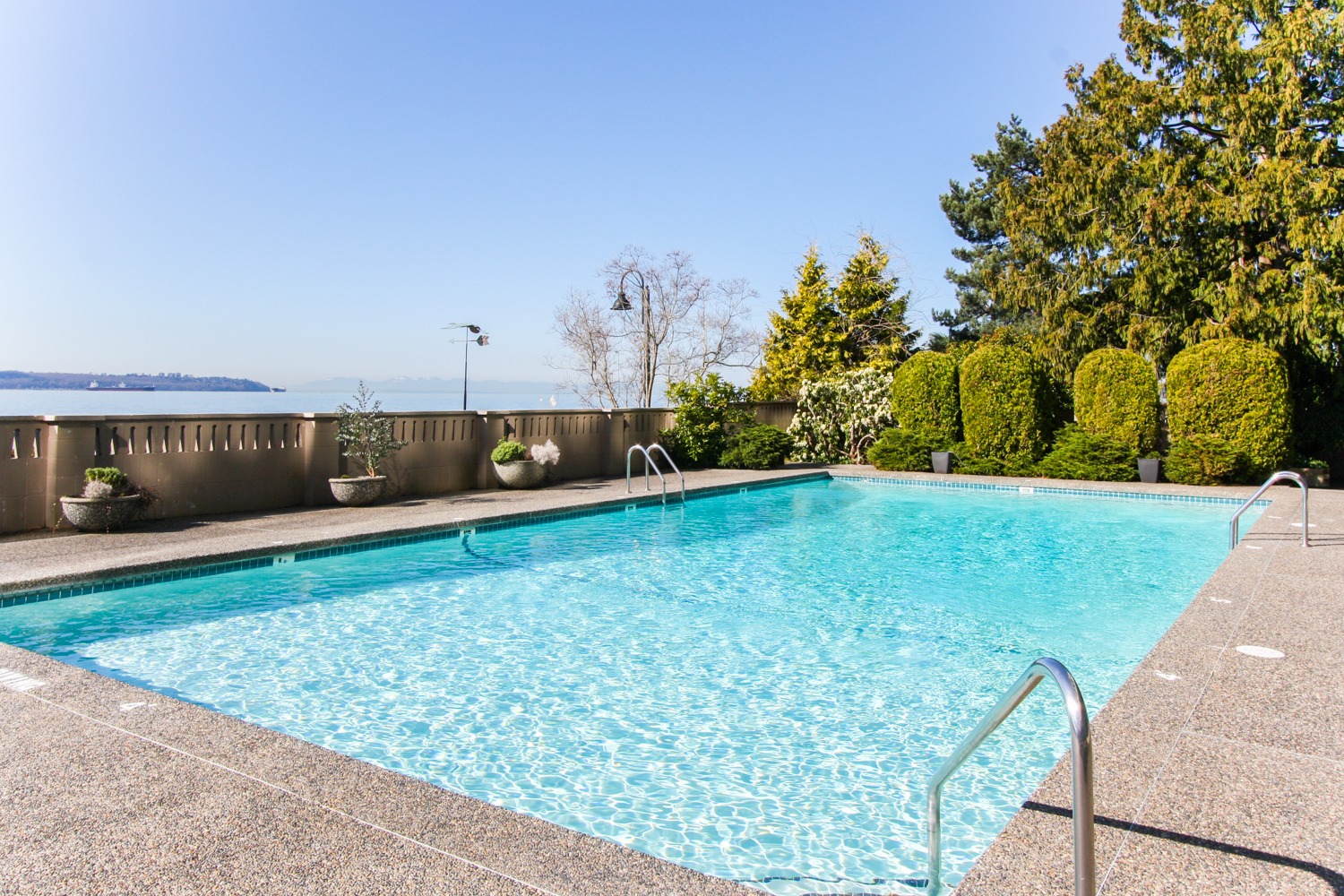 west-vancouver-waterfront-condo-Seastrand-dundarave-15