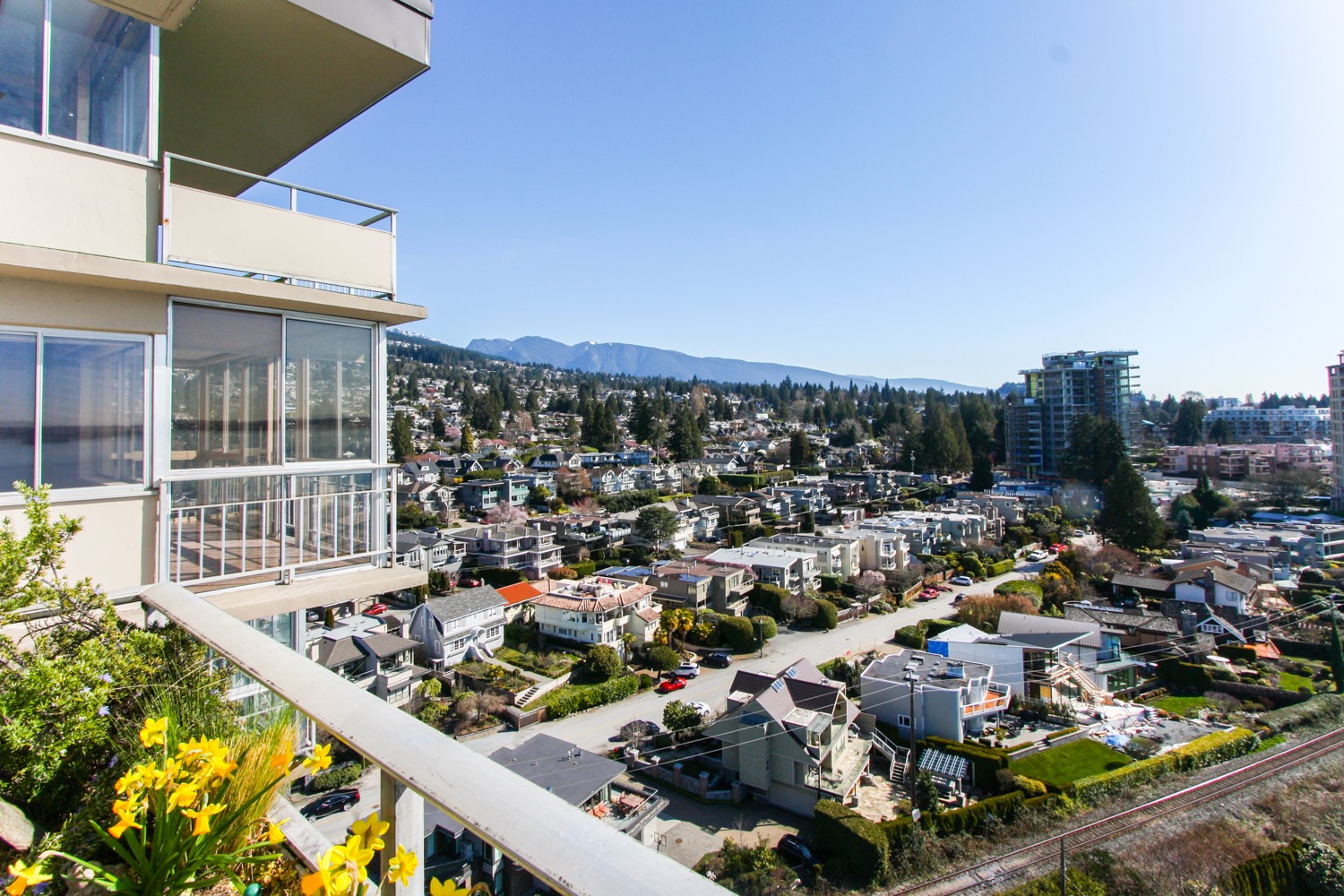 west-vancouver-waterfront-condo-Seastrand-dundarave-14