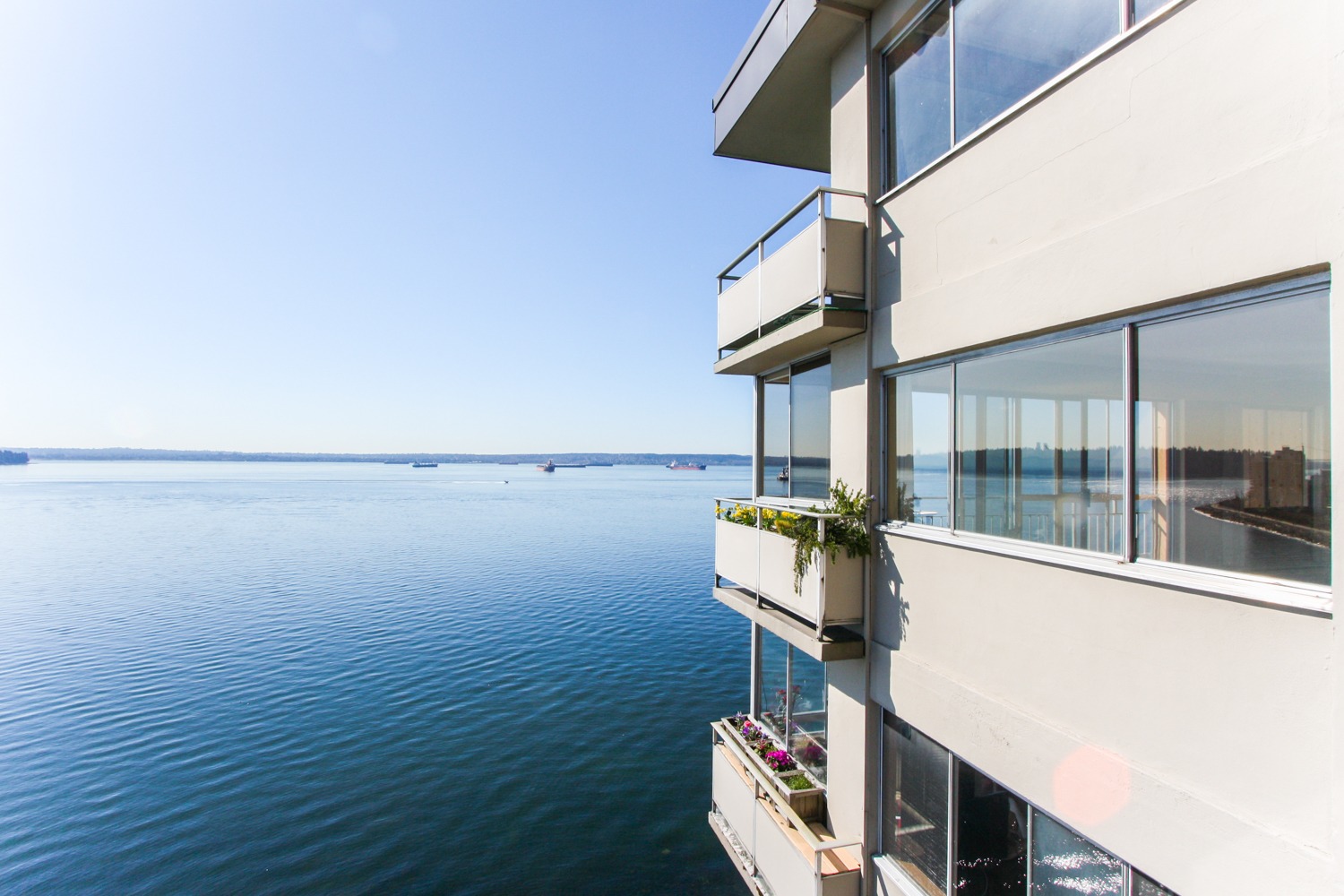 west-vancouver-waterfront-condo-Seastrand-dundarave-12