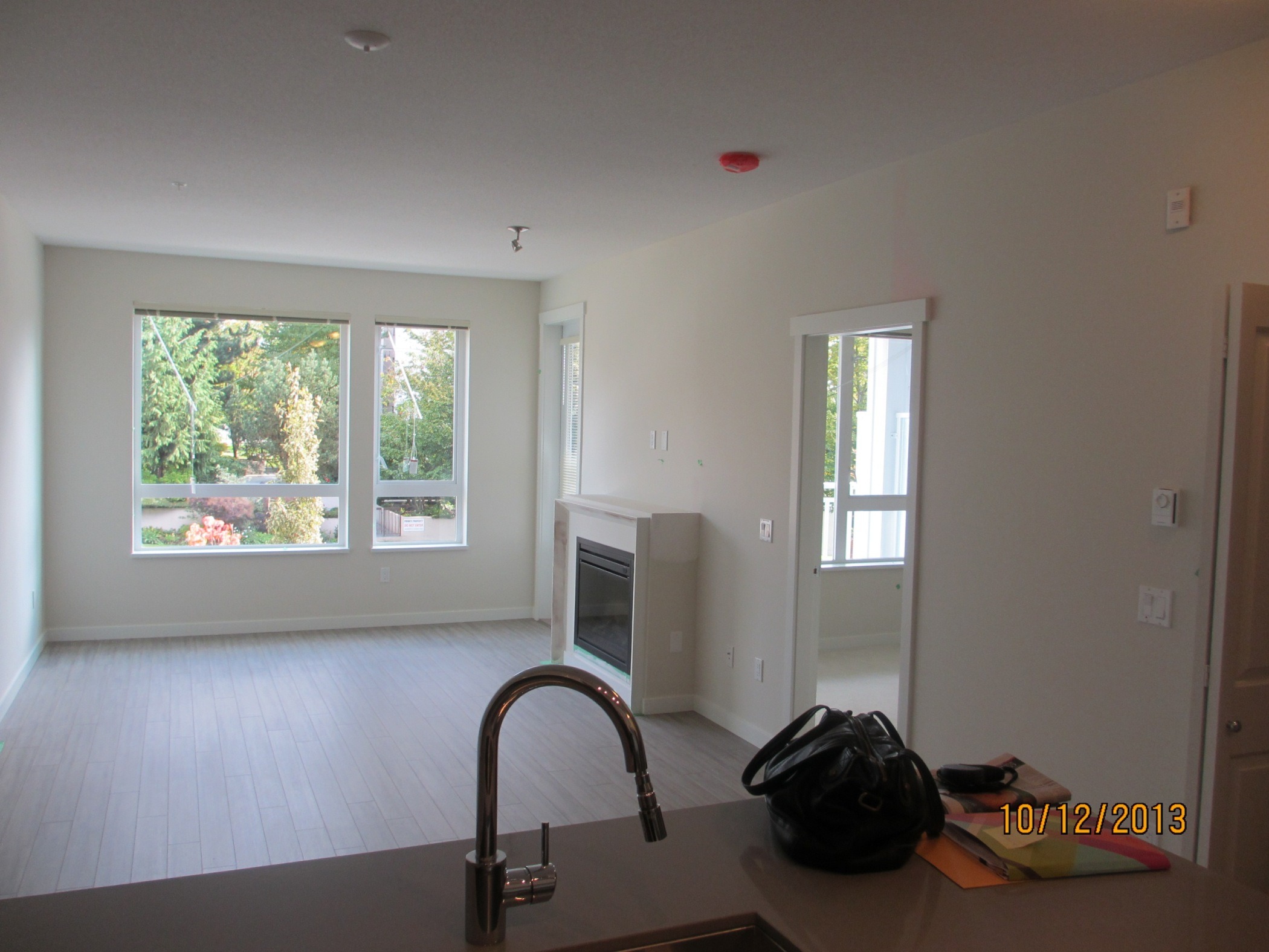 condo-in-north-vancouver-for-rent 2