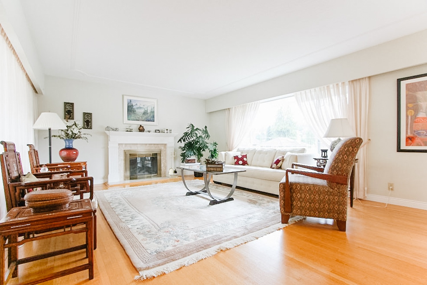 centrally-located-updated-home-rental-in-ambleside-west-vancouver-17