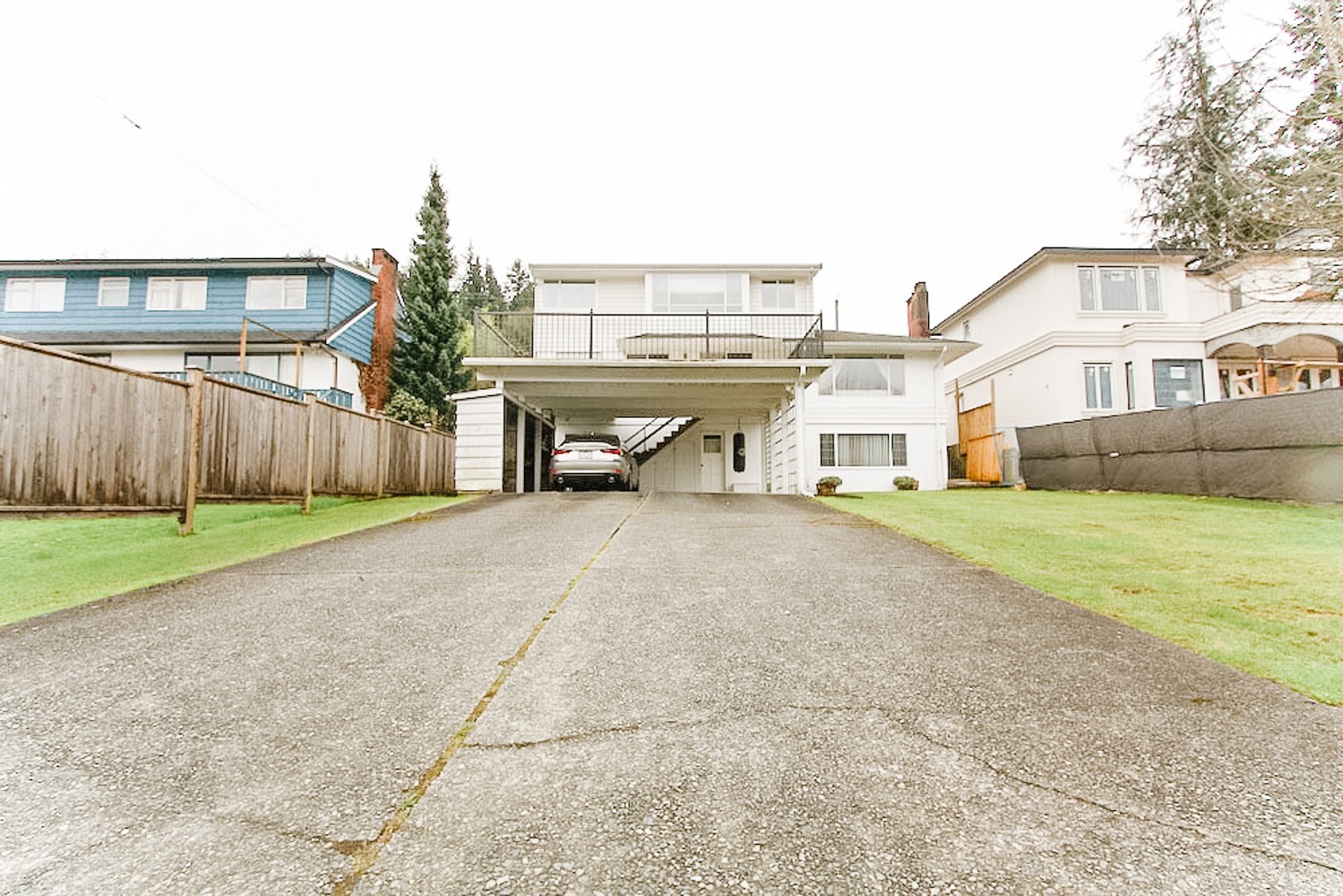 centrally-located-updated-home-rental-in-ambleside-west-vancouver-1