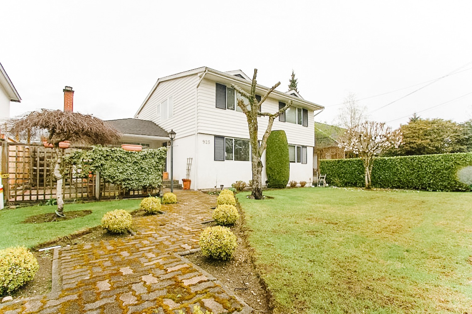 centrally-located-updated-home-rental-in-ambleside-west-vancouver-19