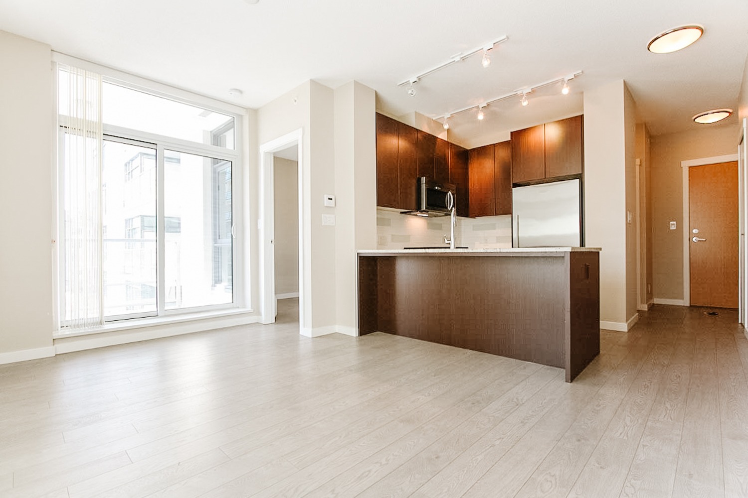 one-bedroom-condo-for-rent-in-lower-lonsdale-north-vancouver-10