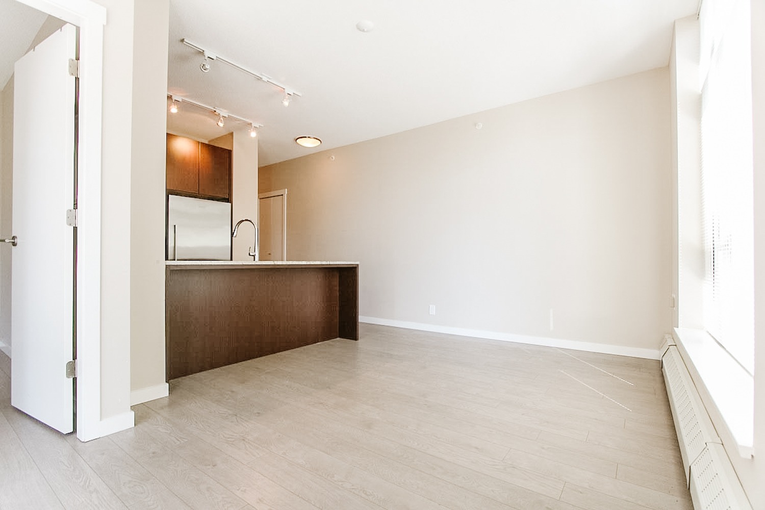 one-bedroom-condo-for-rent-in-lower-lonsdale-north-vancouver-9