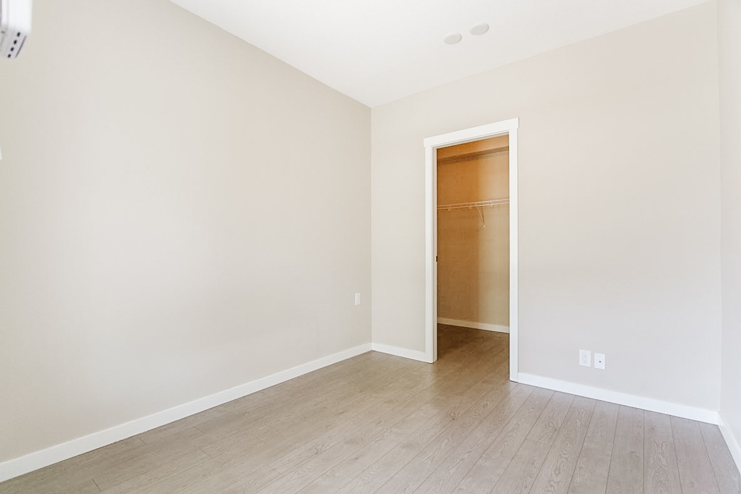 one-bedroom-condo-for-rent-in-lower-lonsdale-north-vancouver-7