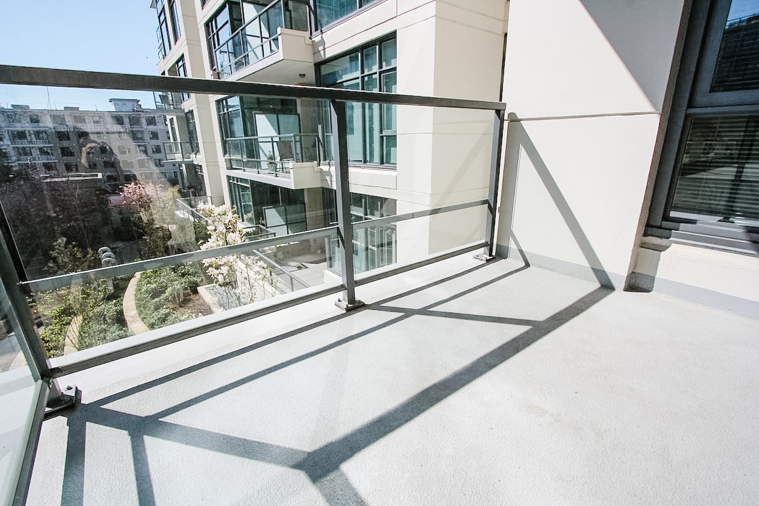one-bedroom-condo-for-rent-in-lower-lonsdale-north-vancouver-4