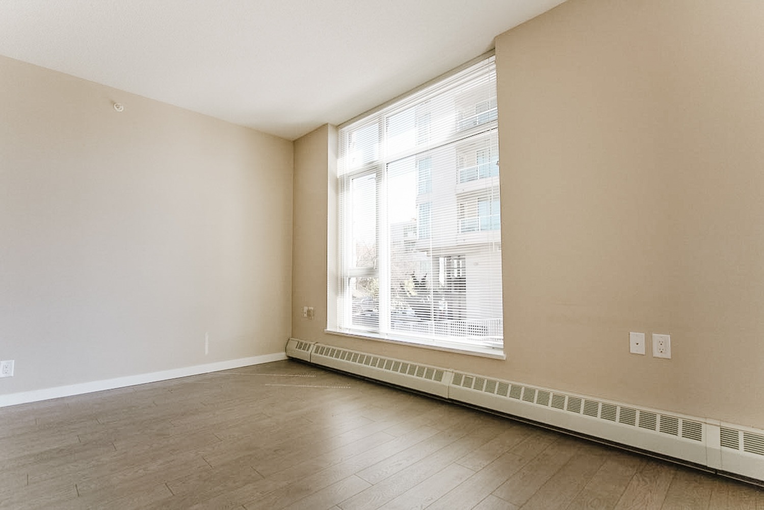 one-bedroom-condo-for-rent-in-lower-lonsdale-north-vancouver-3