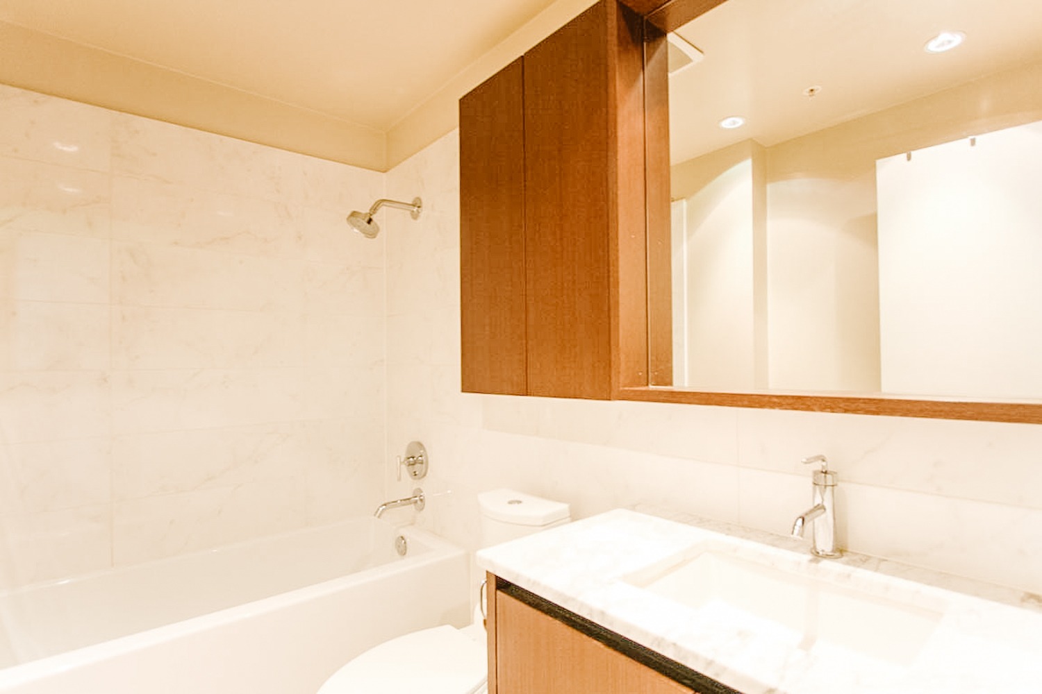 one-bedroom-condo-for-rent-in-lower-lonsdale-north-vancouver-2