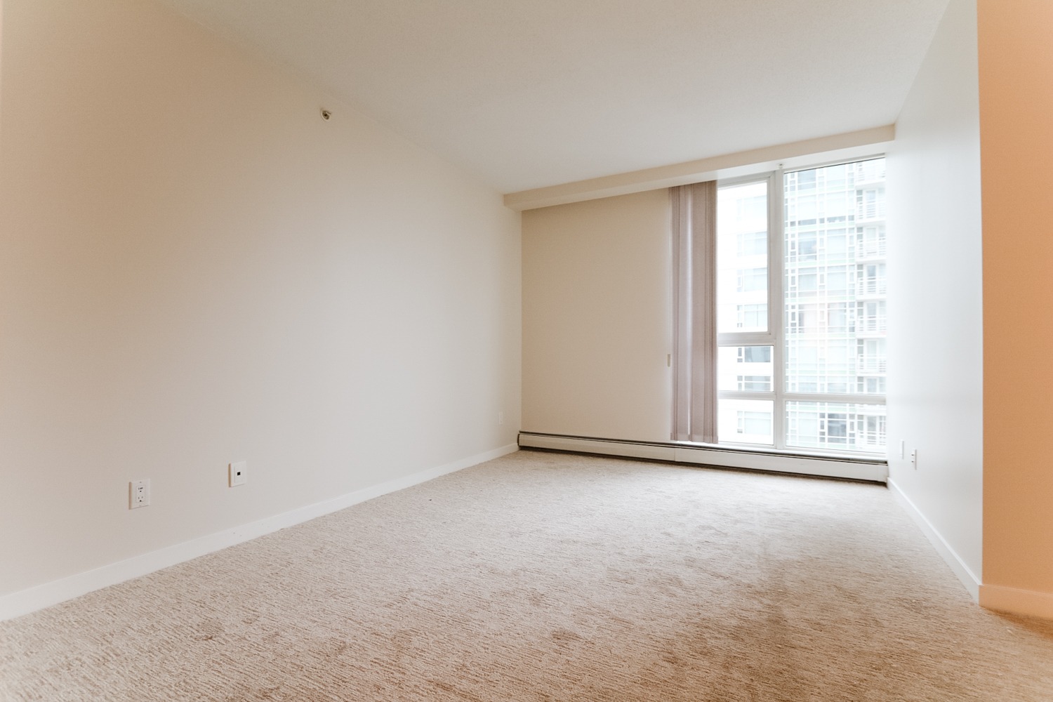 large-view-apartment-rental-in-yaletown-vancouver-22