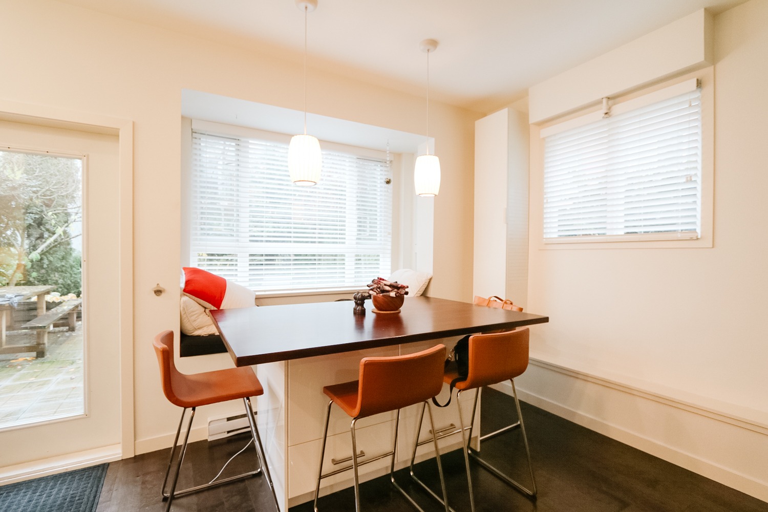 updated-townhouse-for-rent-in-north-vancouver-24