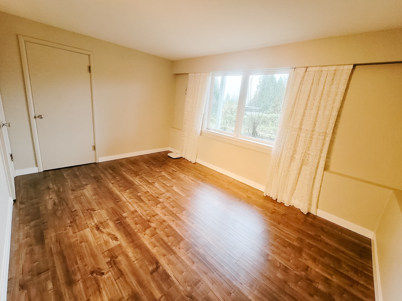 affordable-home-rental-in-ambleside-west-vancouver